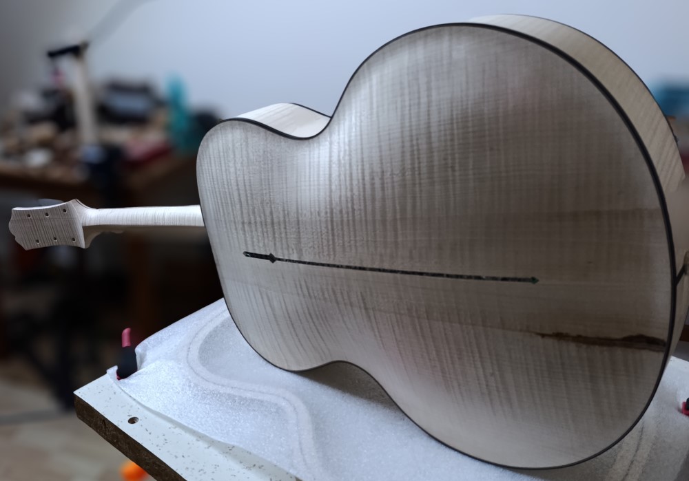 Fabrication_en_cours_Guitare_Archtop_ Guitare_jazz_17_pouces_D.Simon_Luthier_Archtop_guitare_scultée_mains_vernis_gomme_laque Fabrication_en_cours_Guitare_Archtop_17_pouces_D.Simon_Luthier_Archtop_guitare_scultée_mains_vernis_gomme_laque Fabrication_en_cours_Guitare_Archtop_ Guitare_jazz_17_pouces_D.Simon_Luthier_Archtop_guitare_scultée_mains_vernis_gomme_laque Fabrication_en_cours_Guitare_Archtop_17_pouces_D.Simon_Luthier_Archtop_guitare_scultée_mains_vernis_gomme_laque