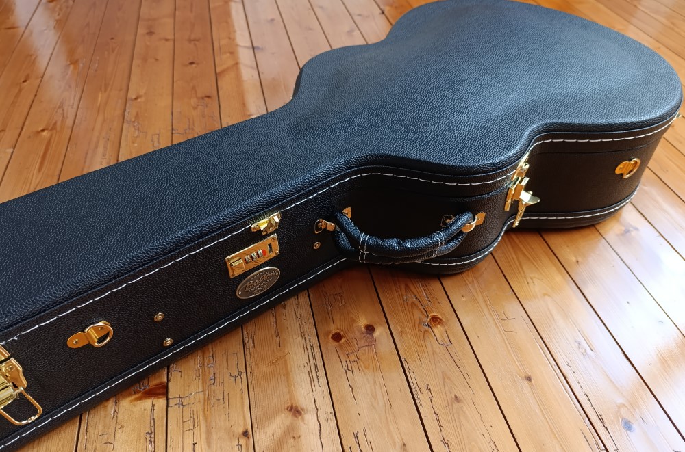 Louisiane_Guitare_Archtop_17_pouces_D.Simon_Luthier_Archtop_guitare_sculte_mains_vernis_gomme_laque