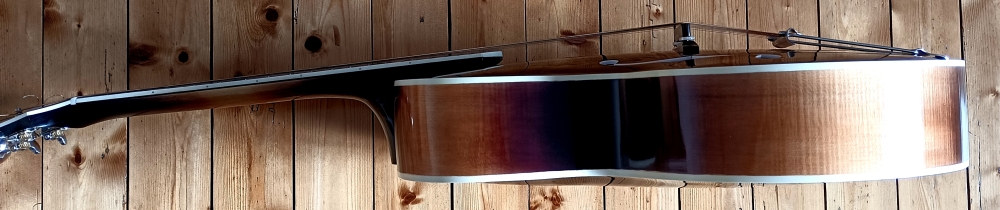 picking_Blues_Guitare_Archtop_17_pouces_D.Simon_Luthier_Archtop_guitare_sculte_mains_vernis_gomme_laque_vintage_sunburst